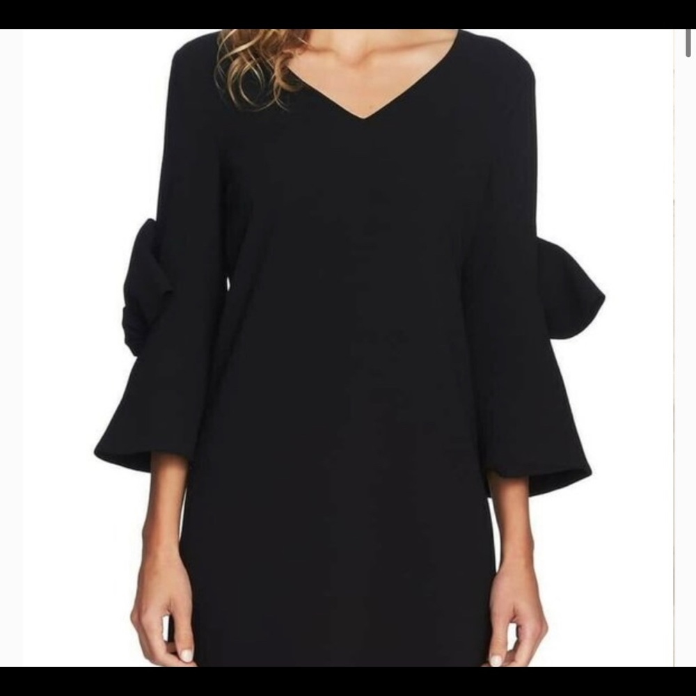 Black bow sleeve dress 🤍